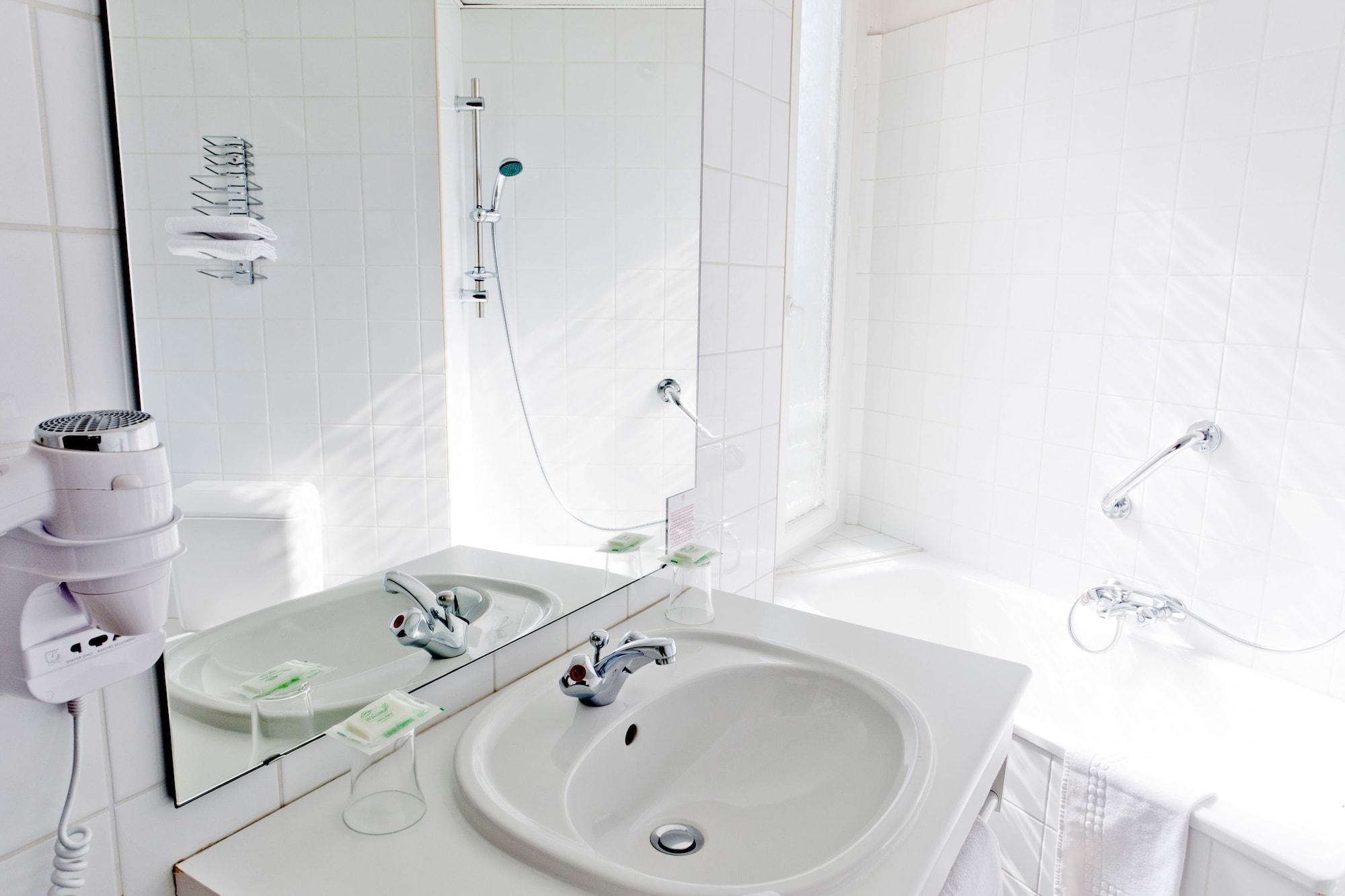 לורדה Hotel Continental מראה חיצוני תמונה