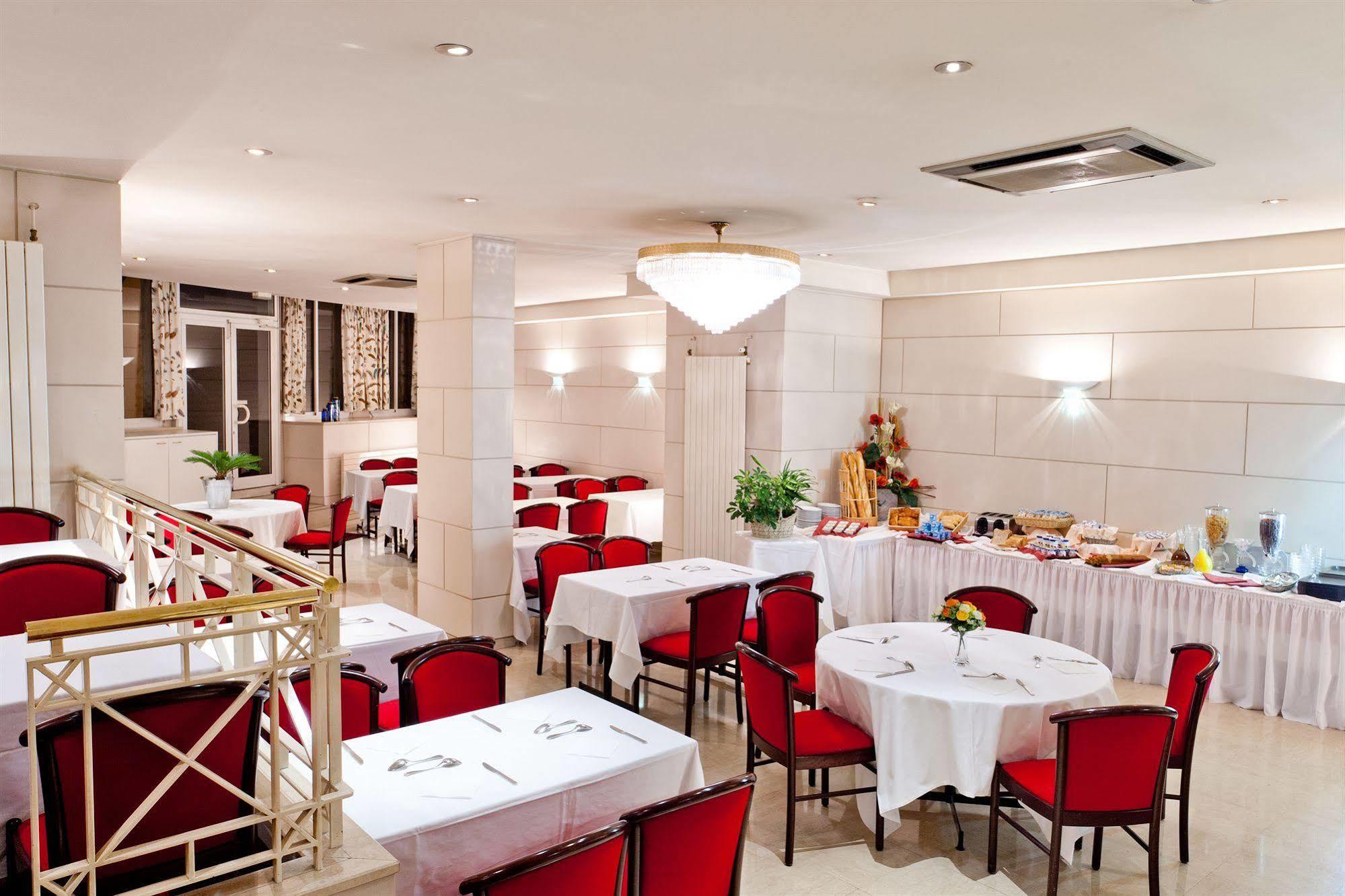 לורדה Hotel Continental מראה חיצוני תמונה