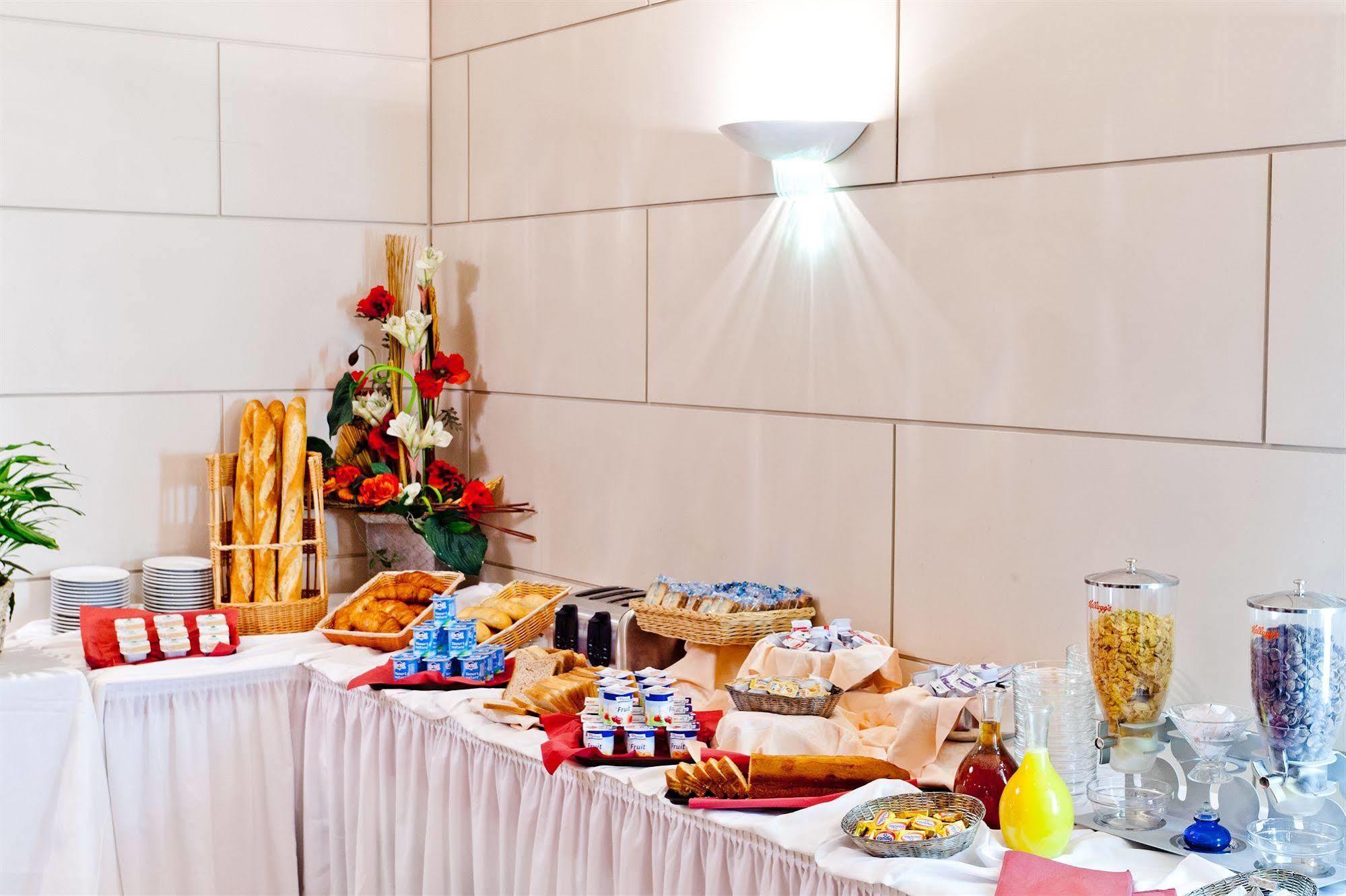 לורדה Hotel Continental מראה חיצוני תמונה