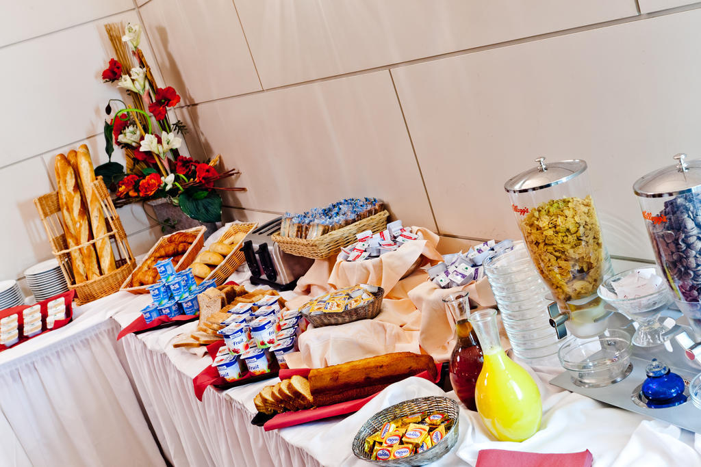 לורדה Hotel Continental מראה חיצוני תמונה